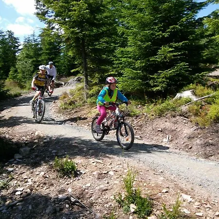 Semesterbostad Medvedi Boudy Loučná pod Klínovcem
