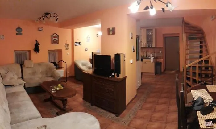 Feriehus Medvedi Boudy